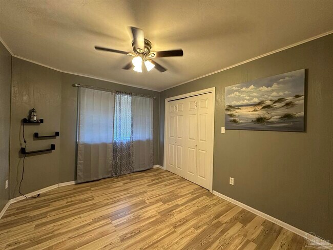 Building Photo - 2633 Bayshore Pkwy