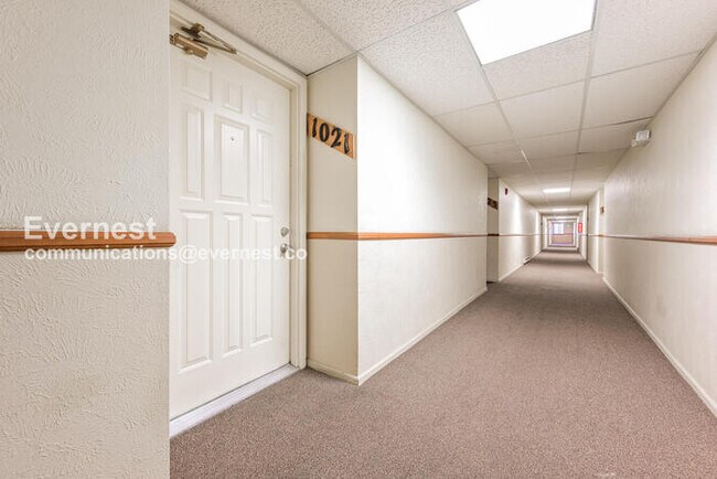 Building Photo - 1 Bed, 1 Bath Condo with Off-Street Parking / Available Soon!