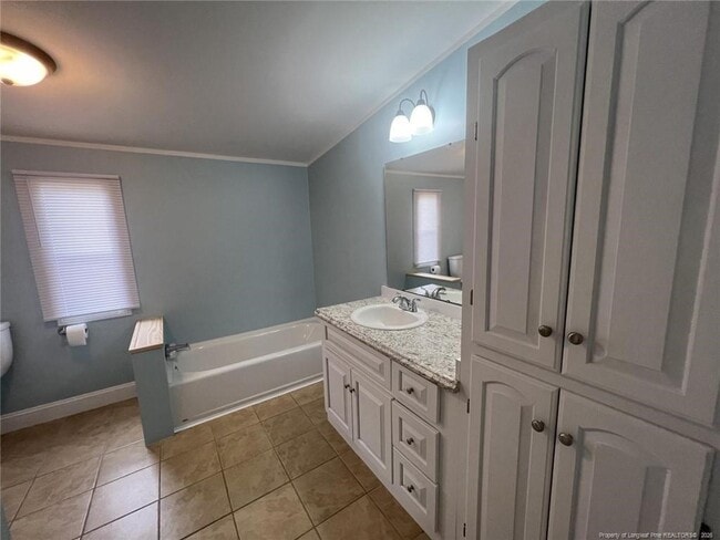 Building Photo - 15 Rhode Island Way