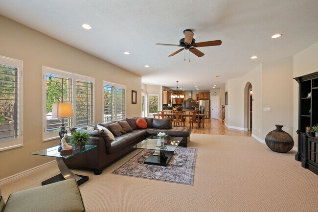 Building Photo - Executive Furnished Home For Rent In Orem!