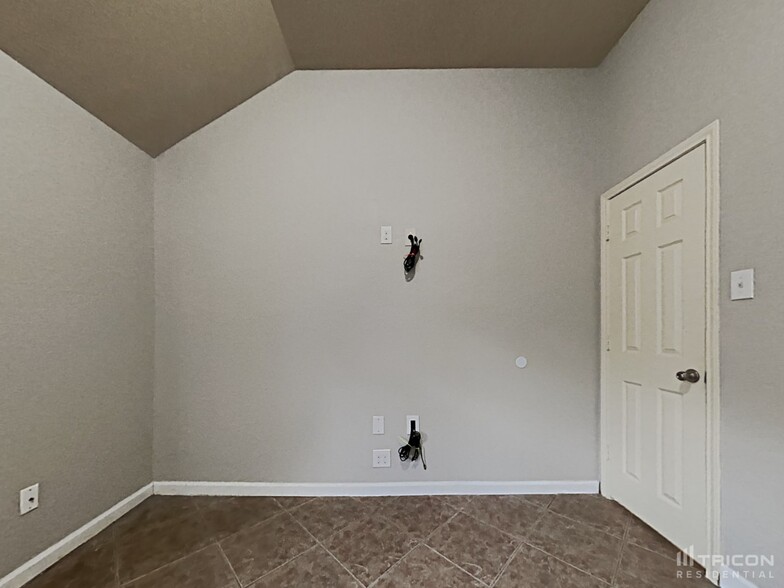 Building Photo - 1240 Estival Dr