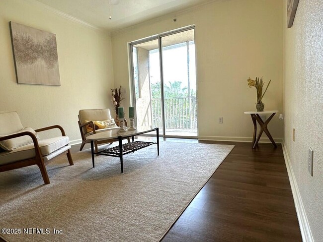 Building Photo - 305 N Villa San Marco Dr