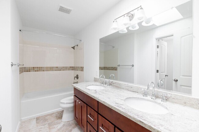 Building Photo - 50% Off First Month's Rent for March Move In! Beautiful 4 Bedroom 3 Bath Issaquah Home on Large P...