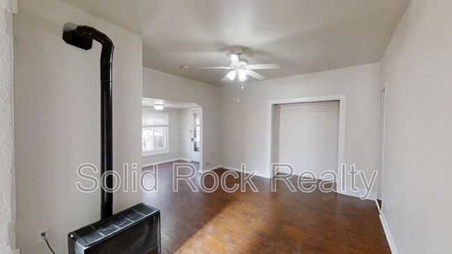 Building Photo - 2436 E Monument St