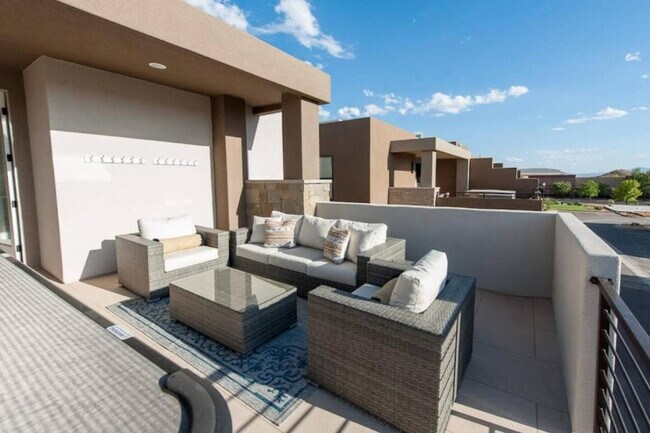 Building Photo - 2249 N Coral Canyon Blvd