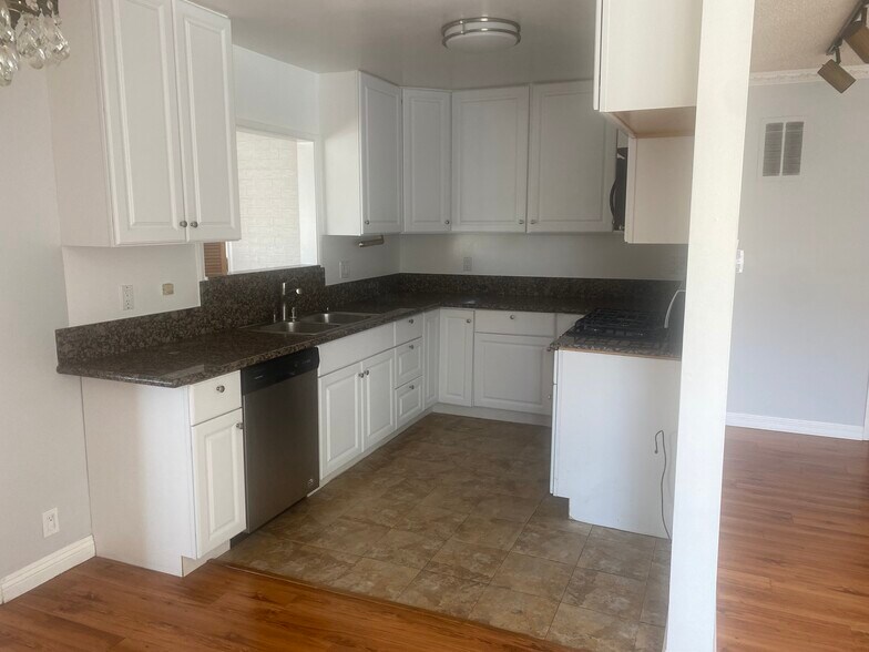 Building Photo - 5208 Wilkinson Ave