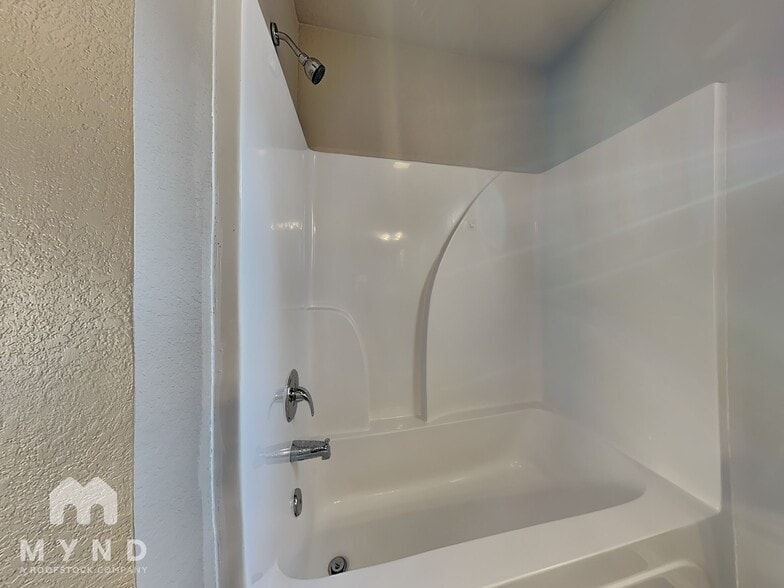 Building Photo - 407 Westwood Dr