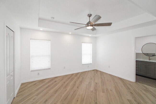 Building Photo - 12670 Shimmering Oak Cir