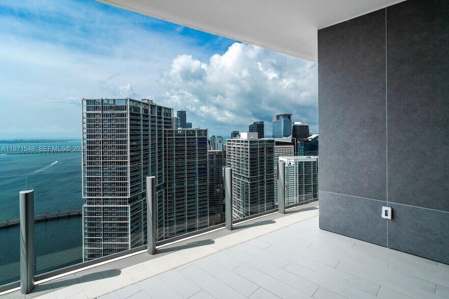 Building Photo - 300 Biscayne Boulevard Way