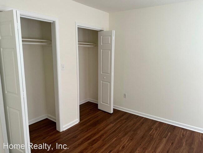 Building Photo - 2 br, 1.5 bath House - 1603 6th St. NW