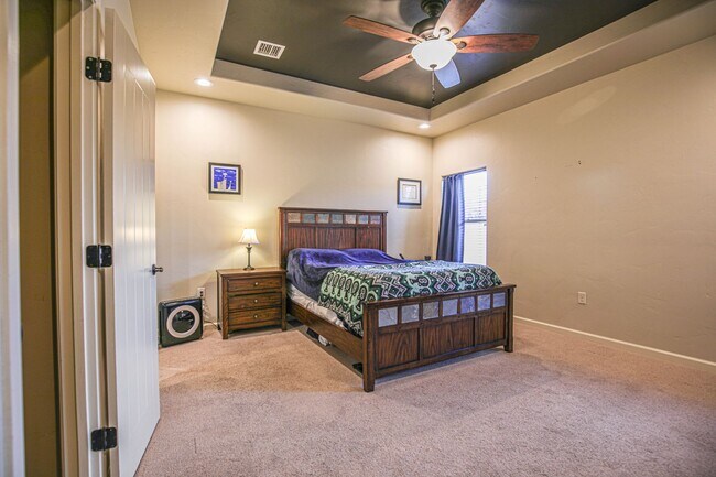 Building Photo - 557 Tierra Bella Dr