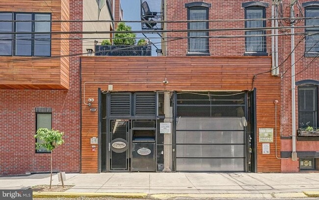 Building Photo - 1247 E Columbia Ave