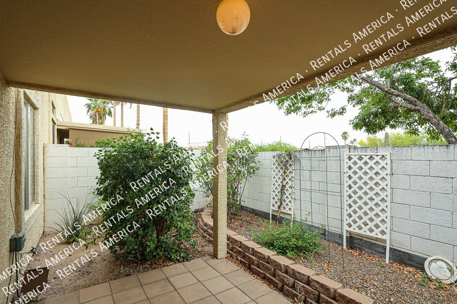 Building Photo - 6730 E Hermosa Vista Dr