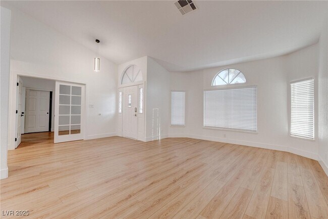 Building Photo - 8608 Highacre Dr