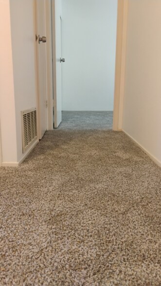 Building Photo - 8732 Woodman Way