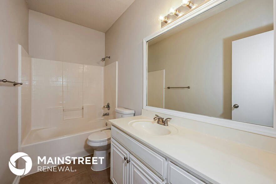 Building Photo - 7023 Spoonbill Ct