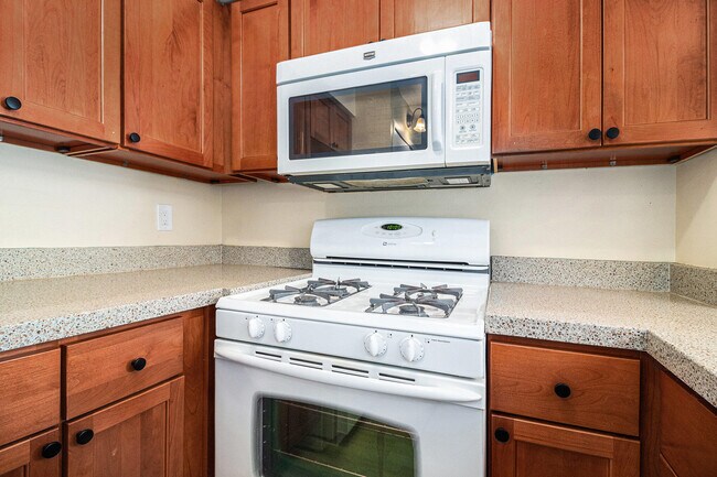 Building Photo - 225 Briarcrest Dr
