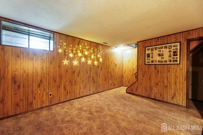 Building Photo - 104 Maple Hill Dr