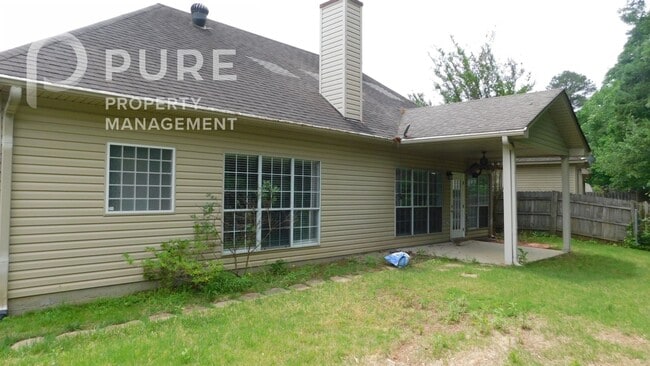 Building Photo - 632 Forest Lakes Dr