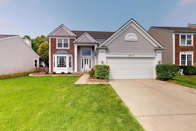 Building Photo - 1657 Fairport Dr