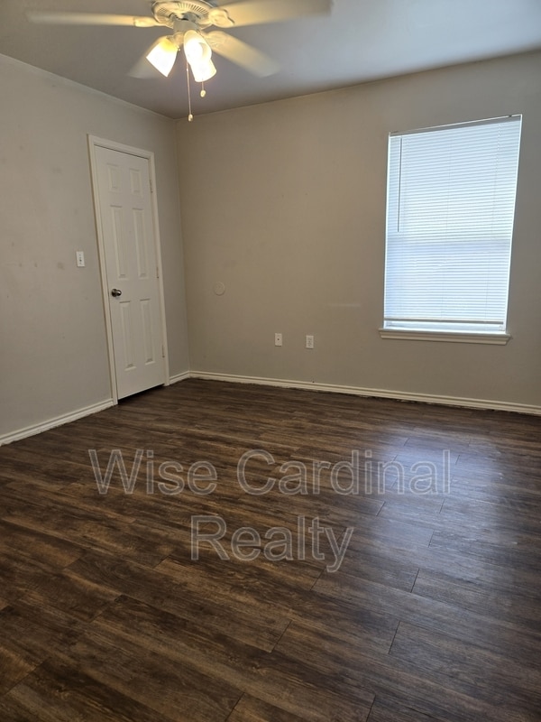 Building Photo - 520 N Chicago Ave