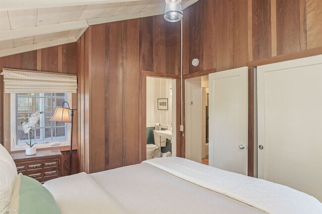 Building Photo - 3 br, 2.5 bath House - 3875 The Hideout