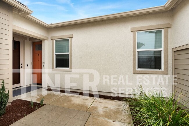 Building Photo - 4901 Peace Lily Ln