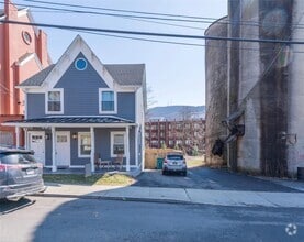 Building Photo - 2 Tioronda Ave