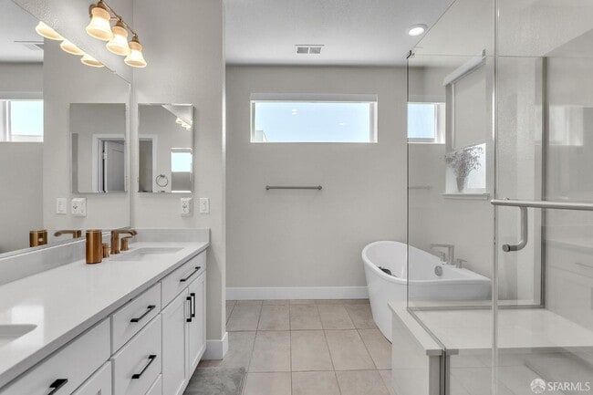 Building Photo - 2821 San Jacinto Ln