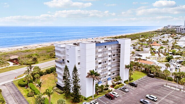 Building Photo - 5151 N Hwy A1A