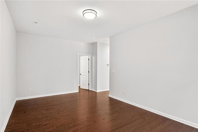 Building Photo - 5377 Fountainhead Ln