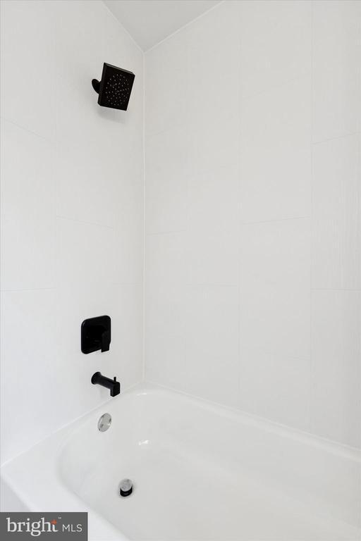 Building Photo - 10 W Jefferson St