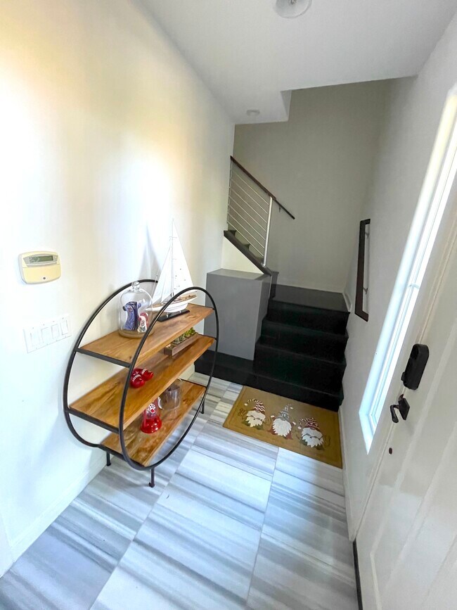 Building Photo - 2110 Cosmo Way