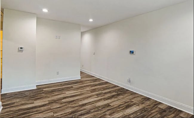 Building Photo - 219 12th St W