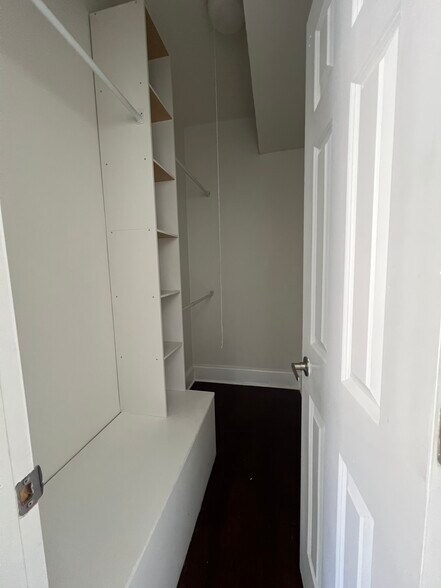 Building Photo - 1828 S 58th Ave