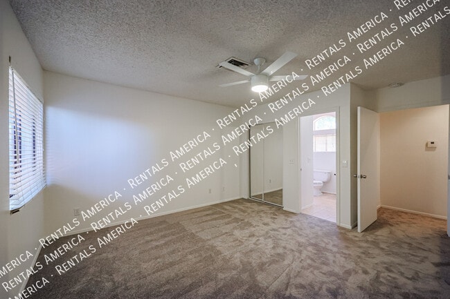 Building Photo - 4683 W Ivanhoe St