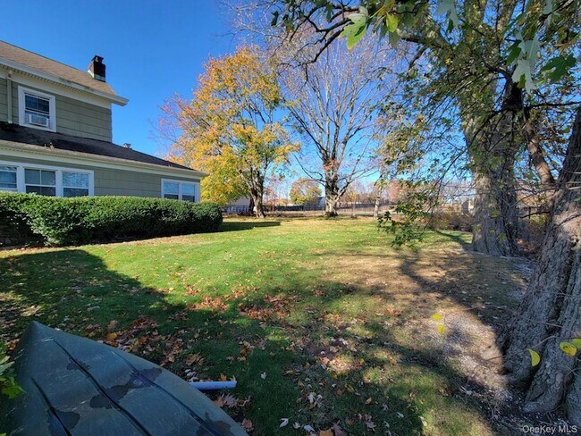 Building Photo - 475 NY-25A