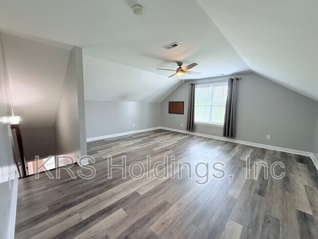 Building Photo - 5810 Spring Glen Lane