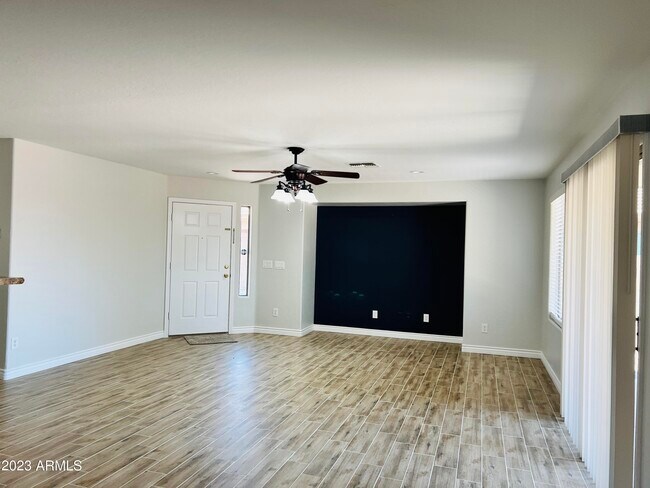 Building Photo - 24911 W Dove Run Dr