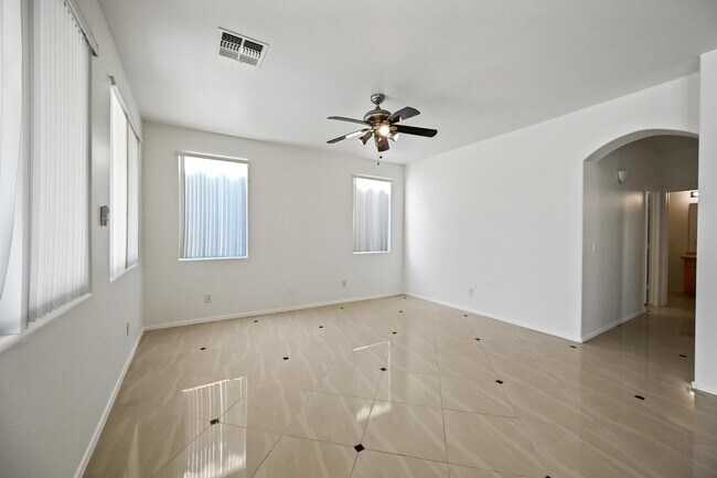 Building Photo - 1483 E Mia Ln