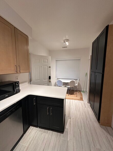 Building Photo - 4109 Westminster Pl