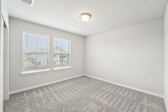 Building Photo - 2513 Pecan Island Dr