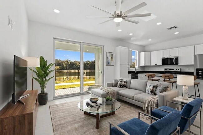 Building Photo - 4404 Longwood Lk Sq