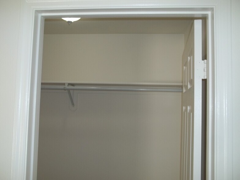 Building Photo - 2176 Farwell St