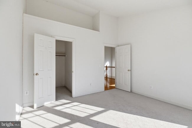 Building Photo - 1817 Fallbrook Ln