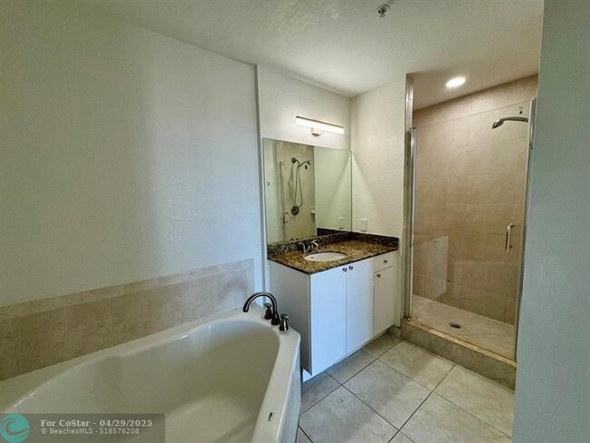 Building Photo - 1830 Radius Dr