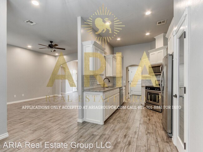 Building Photo - 3 br, 2 bath House - 948 Fox Run Ln.