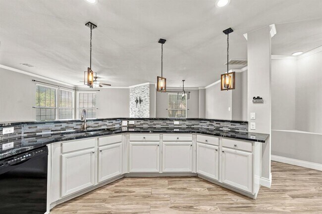 Building Photo - 1600 Viki Lynn Ct