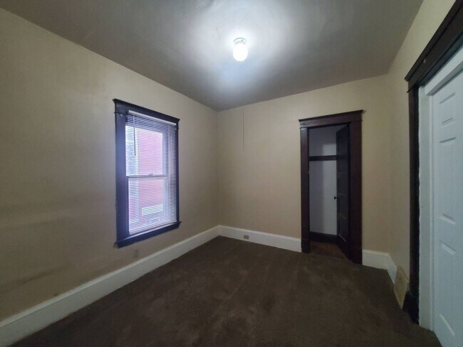 Building Photo - 4219 Daisy Ave