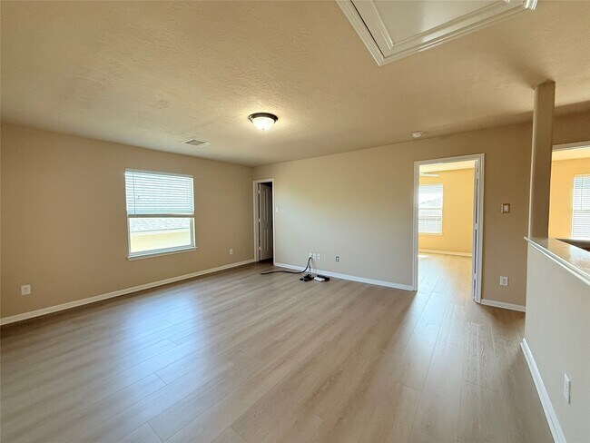 Building Photo - 246 Golden Grain Dr